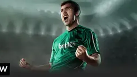 首场交锋暗潮涌动，神秘对决悬念迭起，激情碰撞待观！